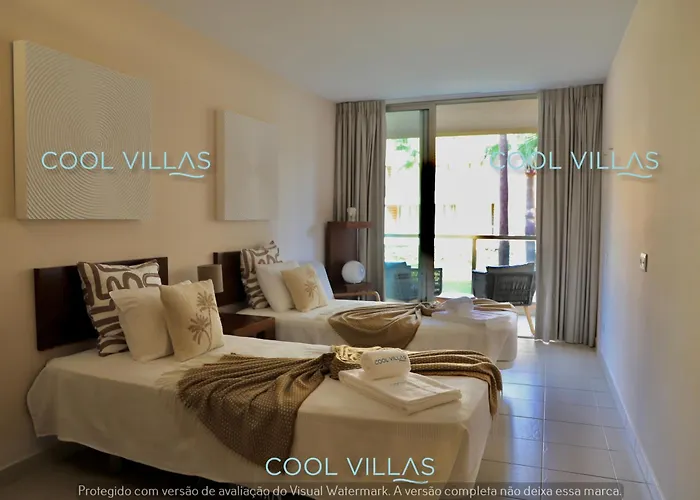 Serenity - Sea, Beach, Golf For 6 Guests 아파트 알부페이라