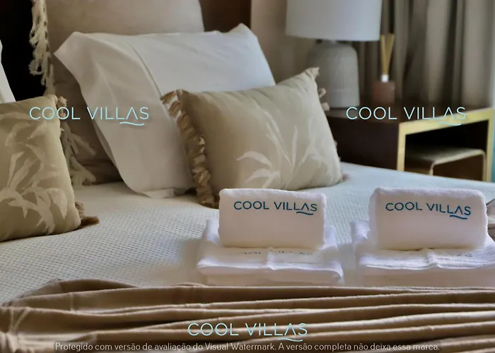 Serenity - Sea, Beach, Golf For 6 Guests 아파트